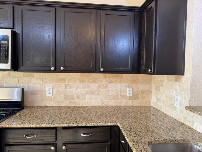 Building Photo - 1015 Remington Dr