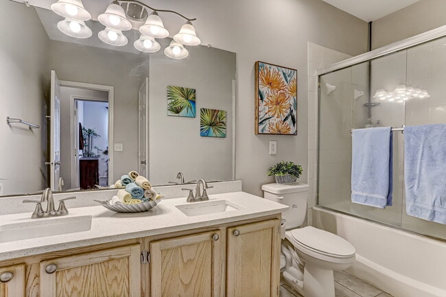 Building Photo - 170 Veracruz Dr