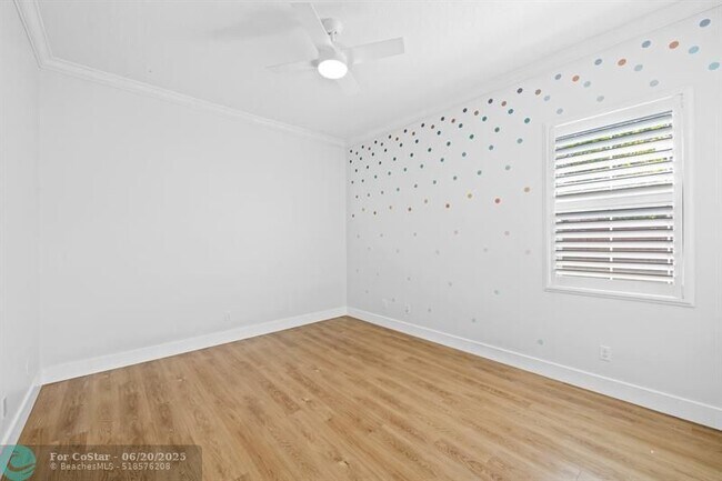 Building Photo - 6412 SW 55th Pl