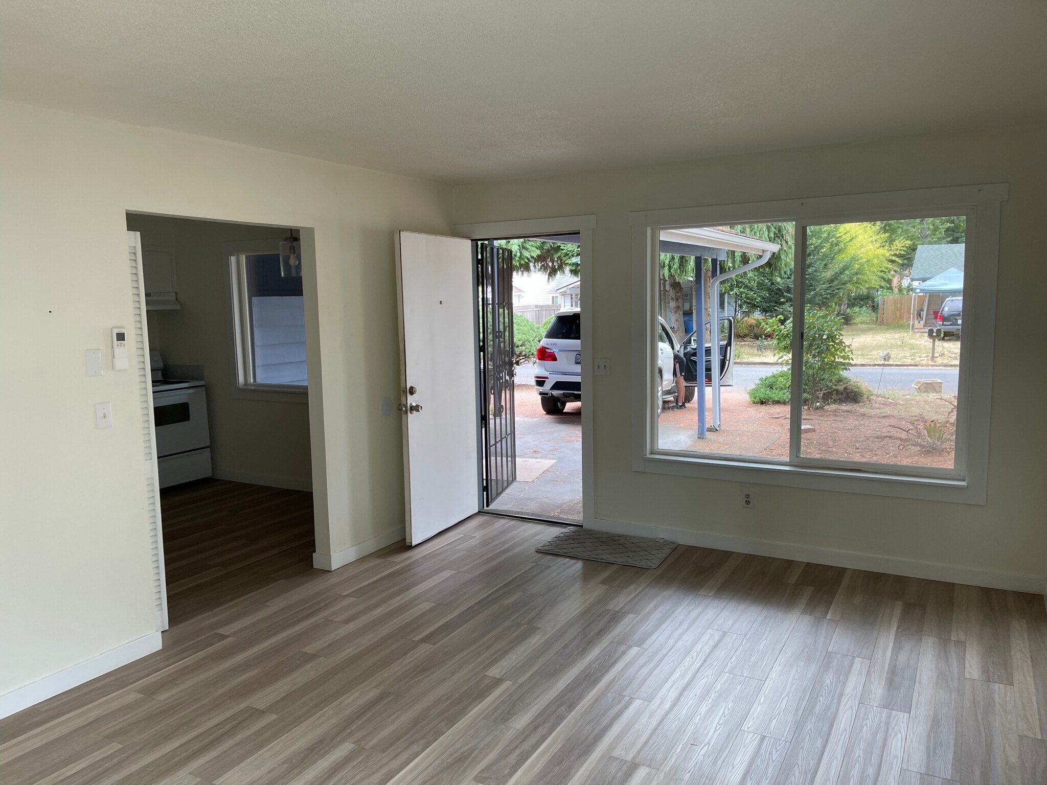 Living room - 2107 Y St