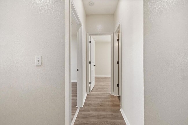 Building Photo - 197 Voss