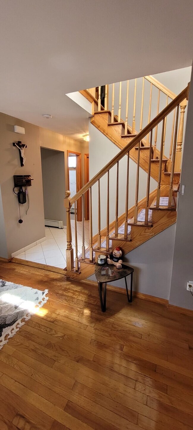 Building Photo - 6 Albergo Ct