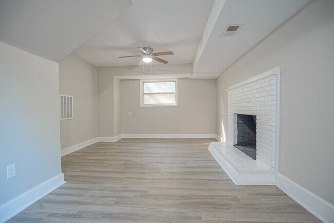 Building Photo - 246 Acorn Acres Rd