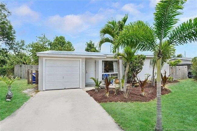 Primary Photo - 2515 NE Letitia St