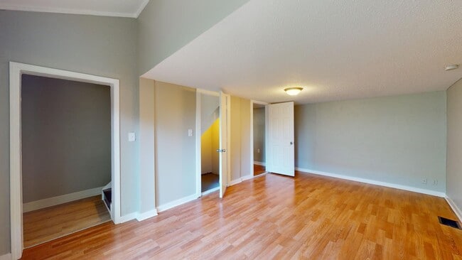 Building Photo - Clark / Fulton - 3 Bedrooms - 1 Bath - Single Family Home