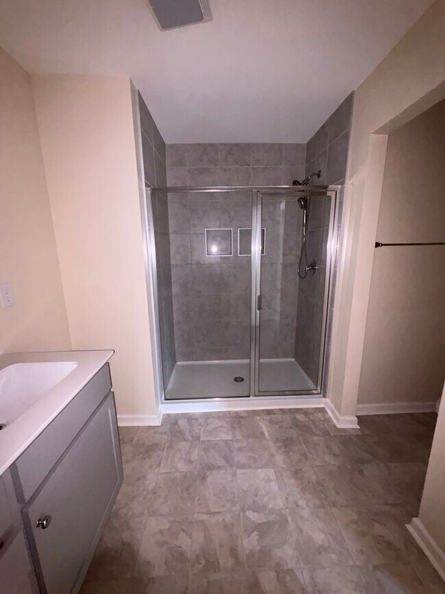 Building Photo - 3BR/2.5BA Townshoue in Mallard Creek