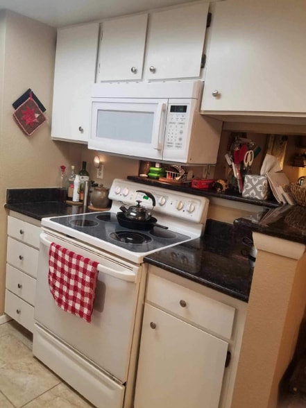 Building Photo - 14102 E Colorado Dr