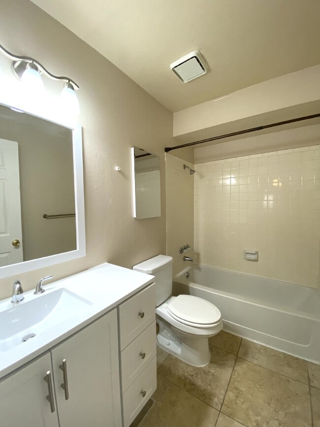 Building Photo - CUTE and COZY - MUST SEE HOME