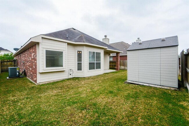 Building Photo - 10030 Arcadian Spgs Ln