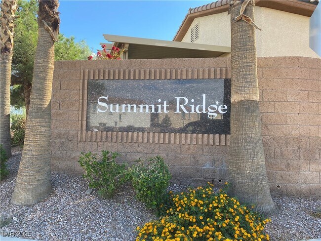 Primary Photo - 744 Blue Barrel St