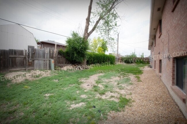 Building Photo - 3023 Denver St