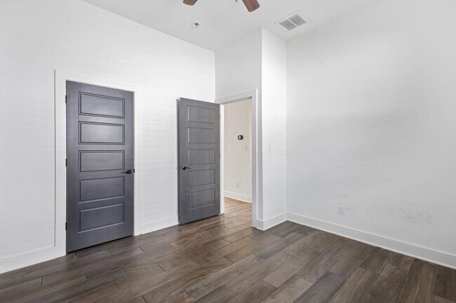 Building Photo - 534 Rigsby Ave