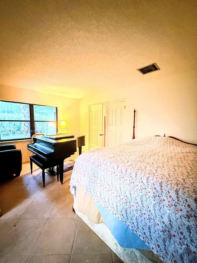 Building Photo - 766 NW 24th Ave