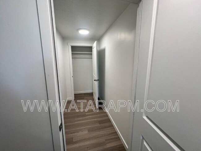 Building Photo - 346 Grassland Dr