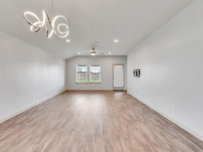 Building Photo - 10627 Great Basin Dr