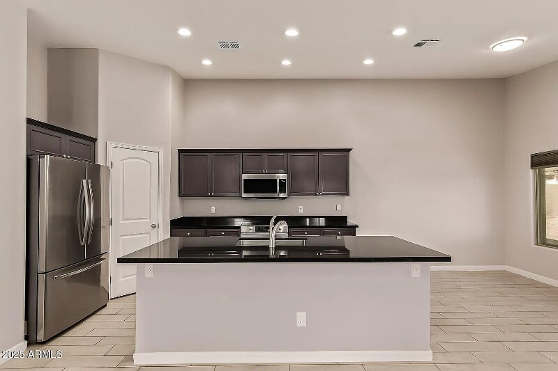 Building Photo - 15461 S 47th Pl