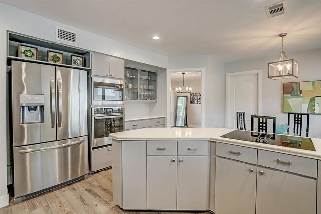 Building Photo - 1101 Guinea Dr