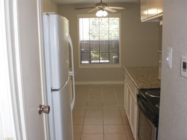 Building Photo - 12660 Ashford Point Dr