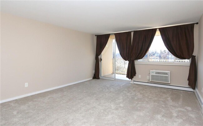 Building Photo - 141 E Lake Blvd