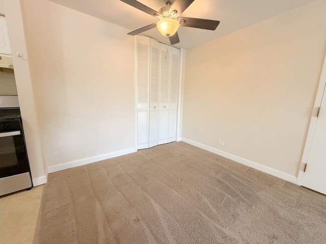 Building Photo - 915 Westmoreland Dr