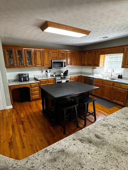 Building Photo - 4056 Lenox Park Dr
