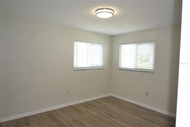 Building Photo - 746 Barbara St