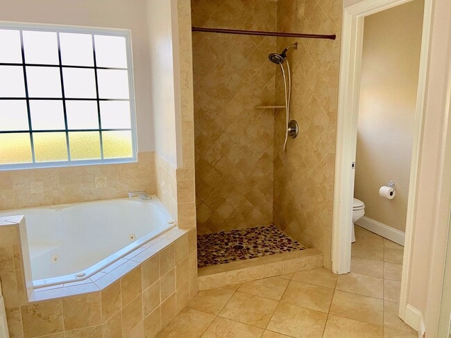 Building Photo - 3BD/2.5BA Home in Chicks Beach with Garage...