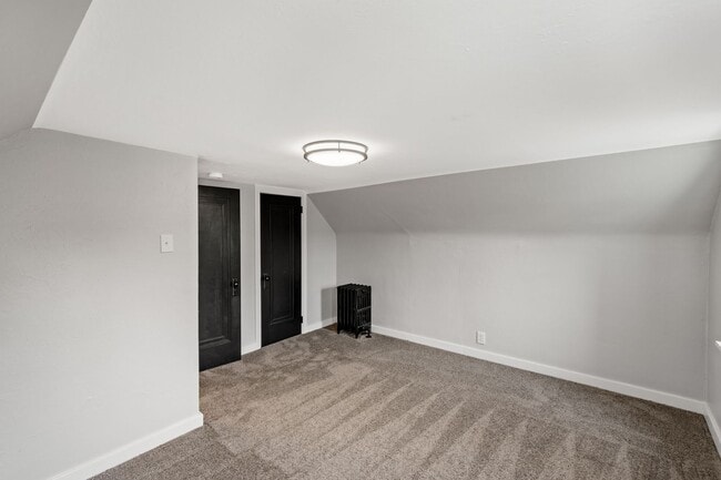 Building Photo - Stunning 5 bedroom home in McKeesport available July 1!