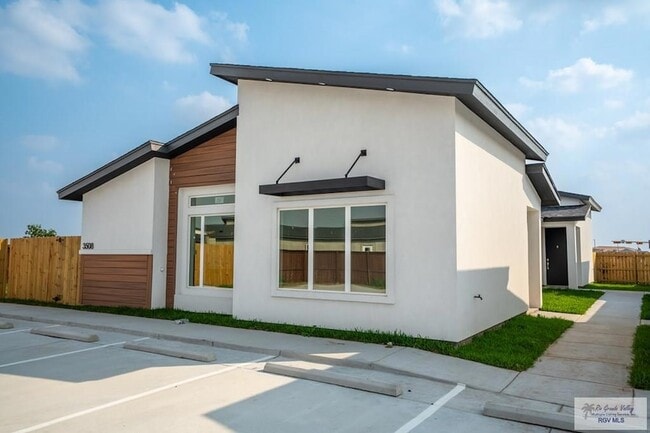 Building Photo - 3508 Hidalgo Cir