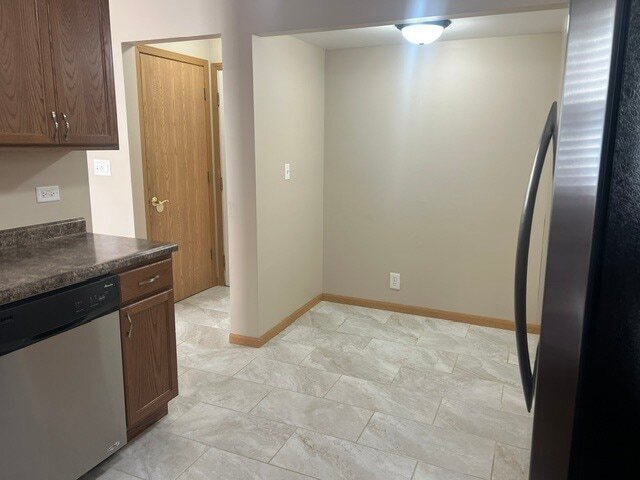 Building Photo - 2213 Carpenter Ave