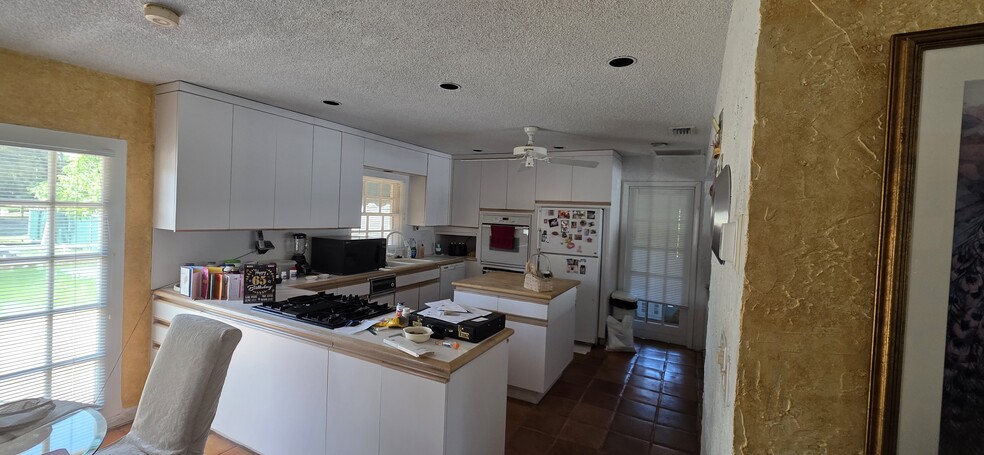 Kitchen - 5406 Godfrey Rd