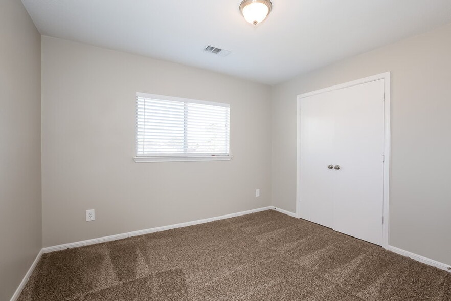 Building Photo - 4723 Pleasant Trail