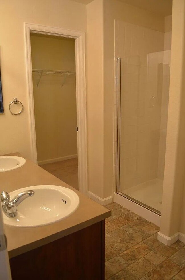 Building Photo - 839 Victoria Ridge Point