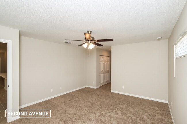 Building Photo - 1576 Summit Rd