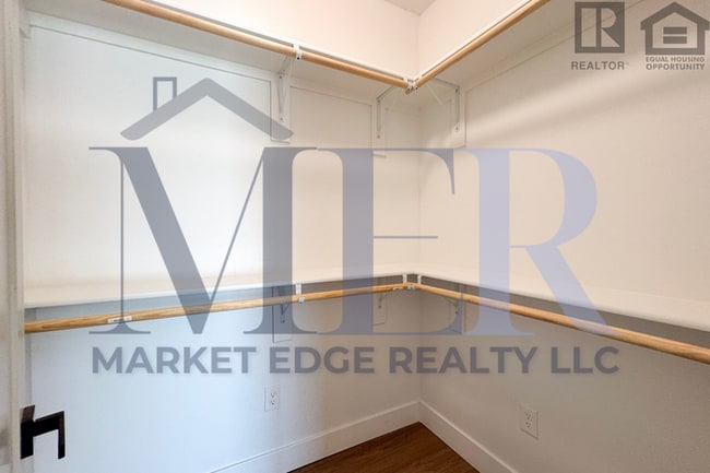 Building Photo - 3Bed/2.5Bath Townhouse in Sedona! FIRST MO...