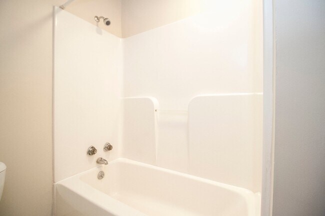 Building Photo - 902 Dryden Dr