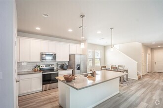 Building Photo - 301 Elm Br Trl