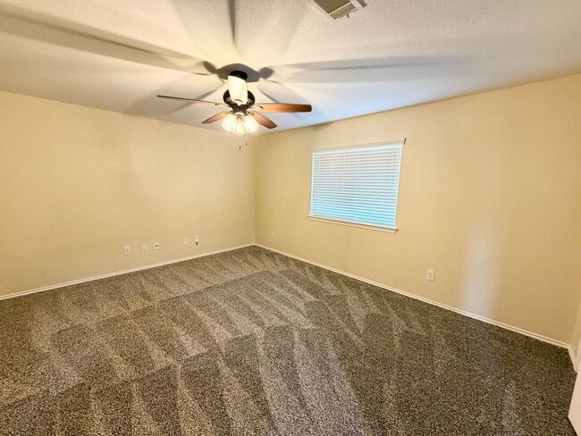 Building Photo - 6404 Mundo Dr