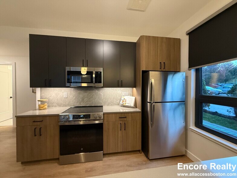 Building Photo - 199 Gardner St