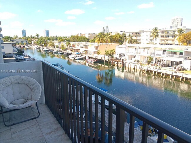 Building Photo - 3703 NE 166th St