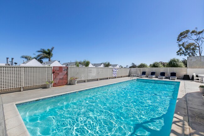 Building Photo - 28711 CA-1