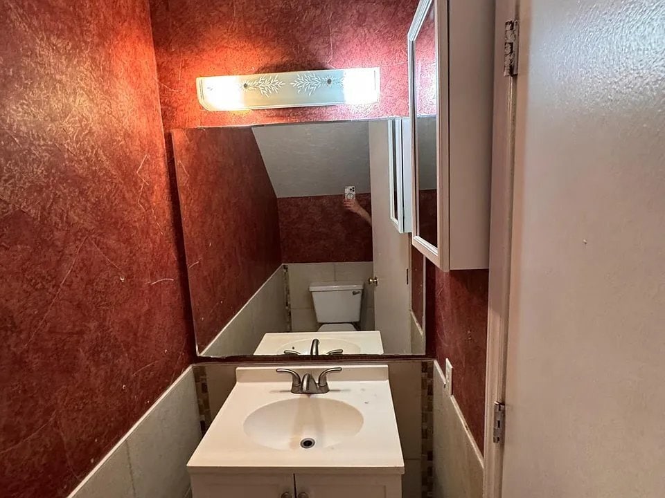 Building Photo - 516 34th Ave N