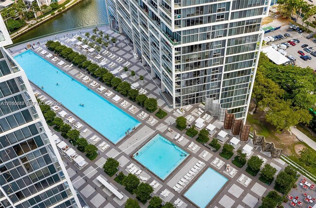 Building Photo - 485 Brickell Ave