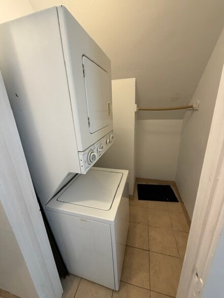 In Suite Laundry - 403 Brazeau Ave