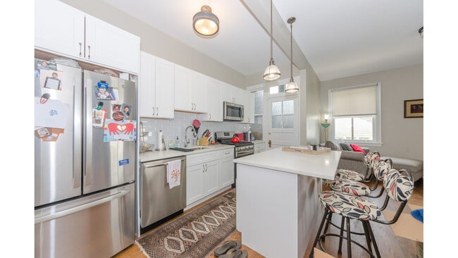 Kitchen - 327 Home Ave