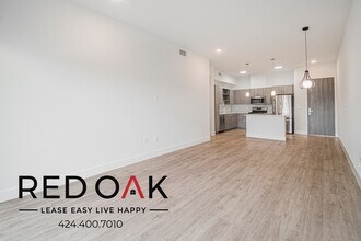 Building Photo - 1331 W 7th St