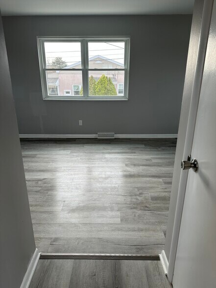 Building Photo - 1026 Chestnut St