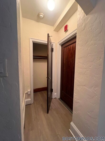 Building Photo - 2 Elmwood Ave