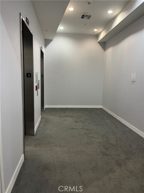 Building Photo - 175 S Lake Ave