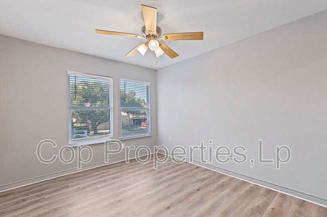 Building Photo - 1 Dunthorte Ln